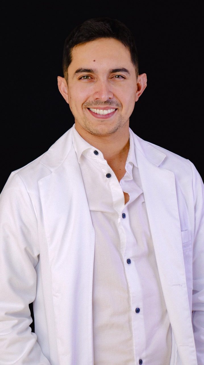 Dr. Francisco Paredes